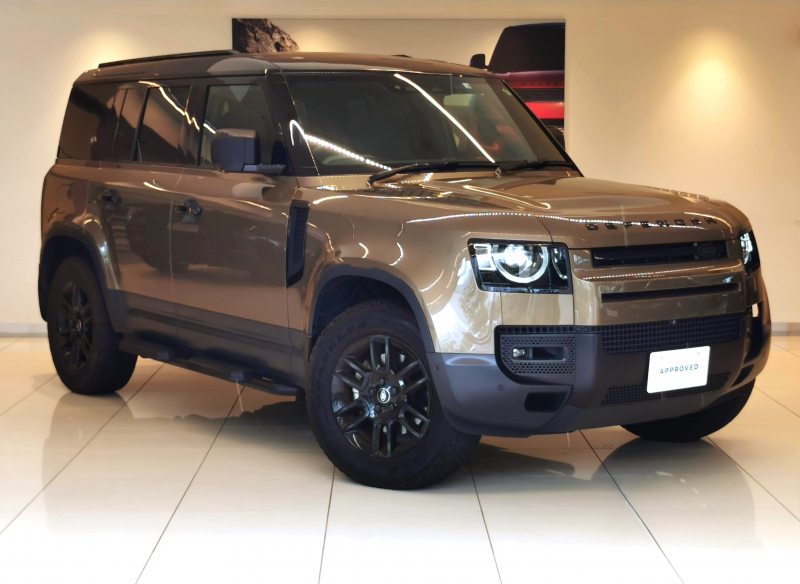 ランドローバー ディフェンダー 110 S 2.0L P300 AWD カーキ革シート サンルーフ フロントシートヒーター MERIDIANサウンド フィックスドサイドステップ 電子制御エアサスペンション 19インチアルミホイール ブラックエクステリアパック ブラックコントラストルーフ ステアリングヒーター